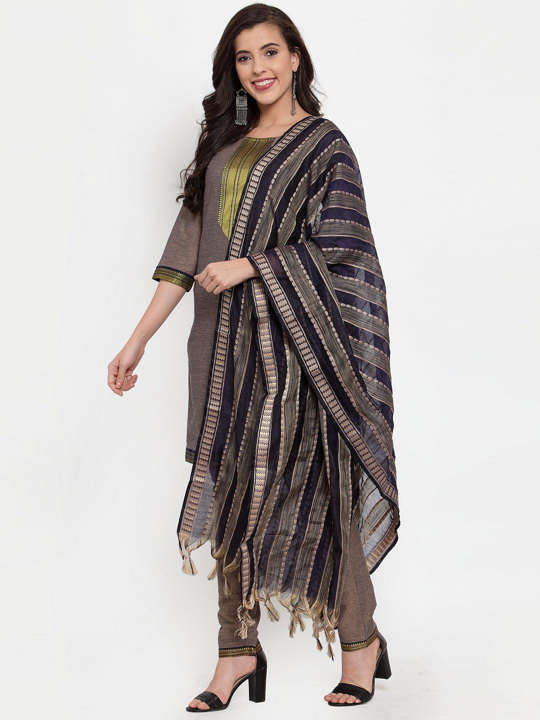 Jompers Women Grey Solid Kurta with Trousers And Dupatta