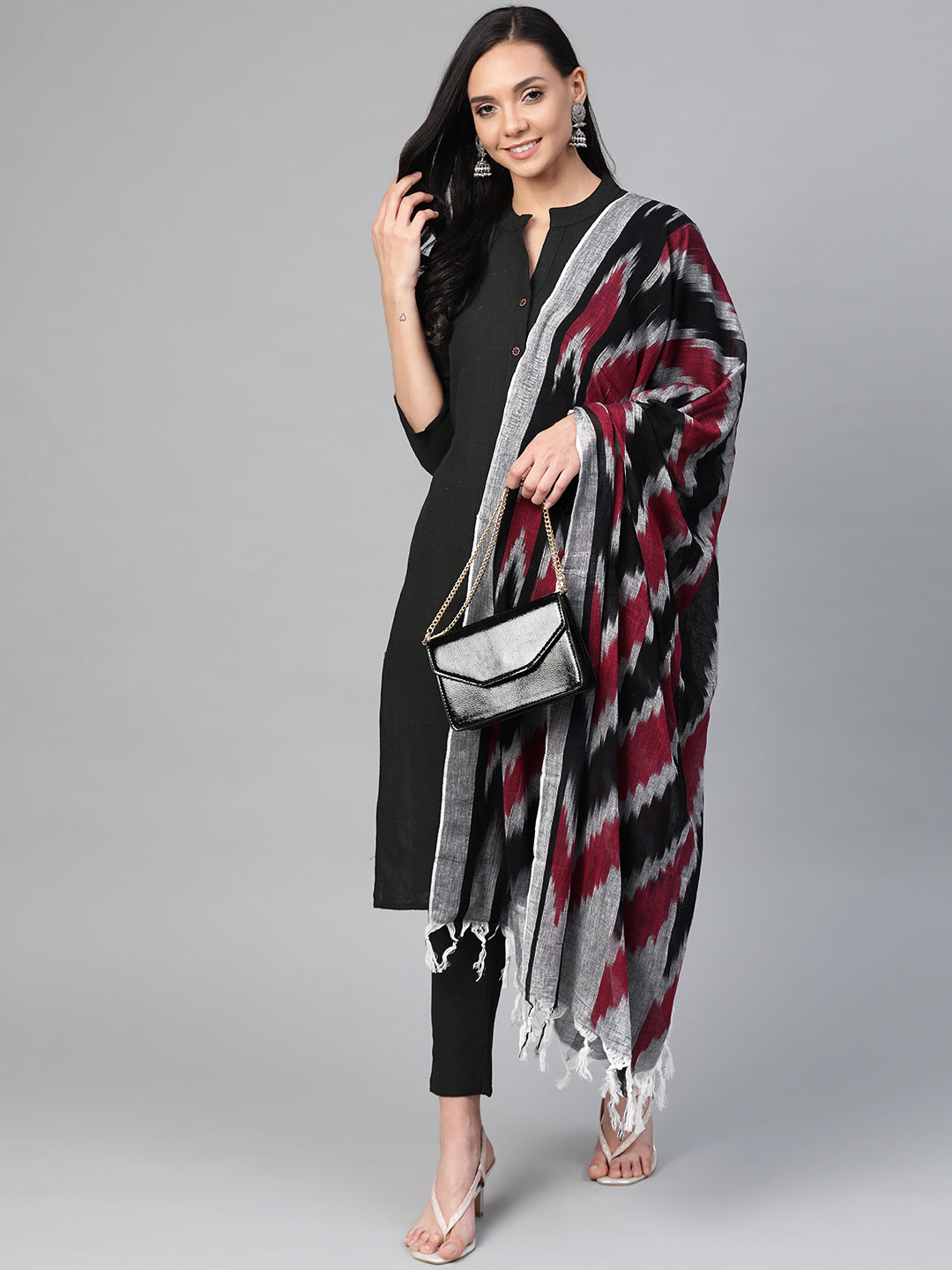 Jompers Women Black & Grey Solid Kurta with Trousers & Dupatta