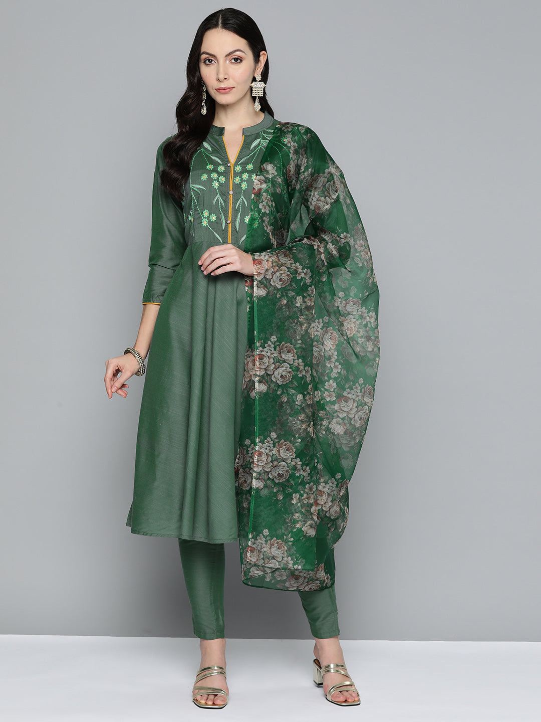 Jompers Women's Floral Embroidered Kurta with Trousers & With Dupatta - Green