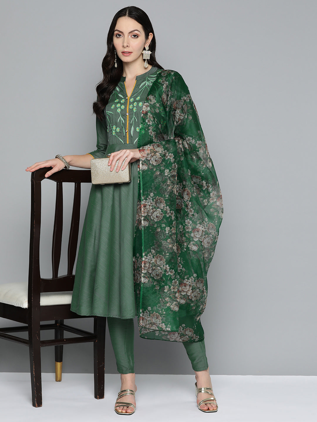 Jompers Women's Floral Embroidered Kurta with Trousers & With Dupatta - Green