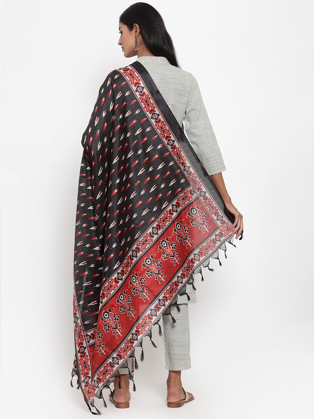Jompers Women Grey Solid Kurta with Trousers & Dupatta