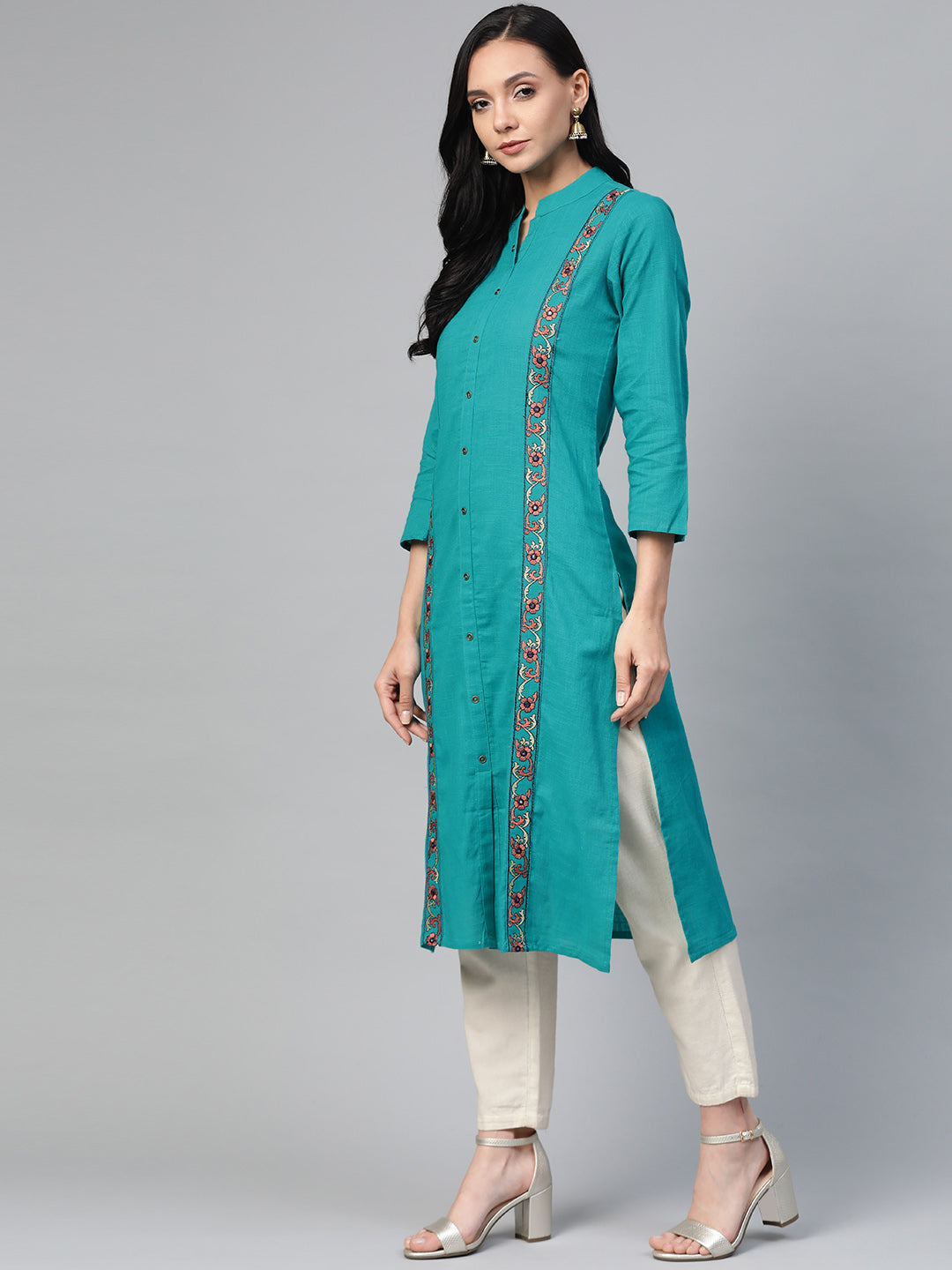 Jompers Women Green Embroidered Detail Straight Kurta