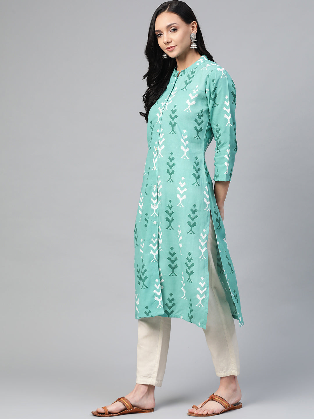 Jompers Women Green & White Ikkat Print Straight Kurta