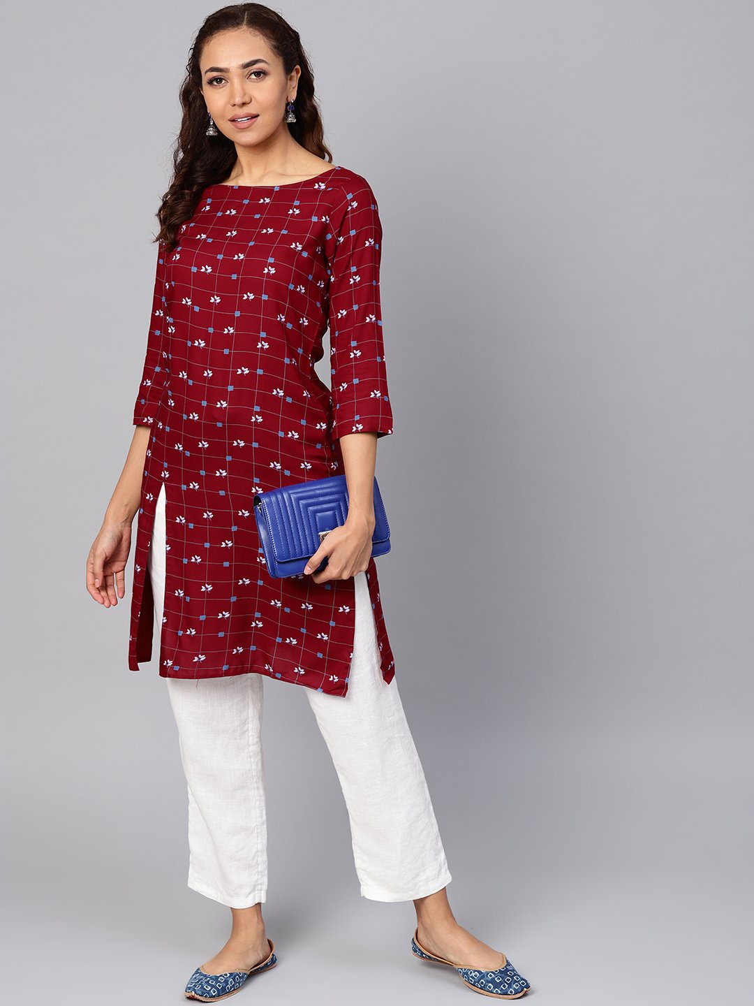 Jompers Women Maroon & Off-White Checked Straight Kurta
