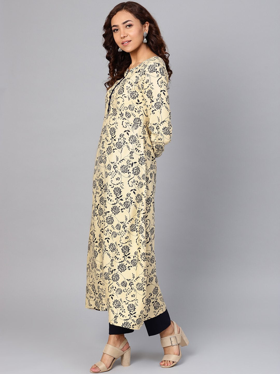 Jompers Women Cream-Coloured & Navy Blue Printed A-Line Kurta