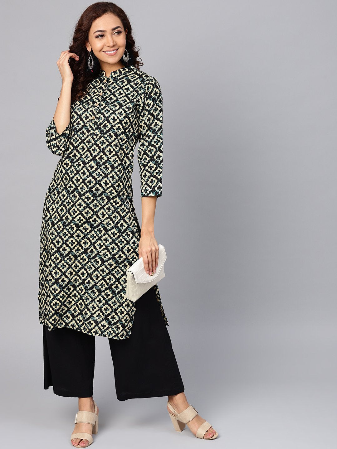 Jompers Women Cream-Coloured & Black Printed Straight Kurta