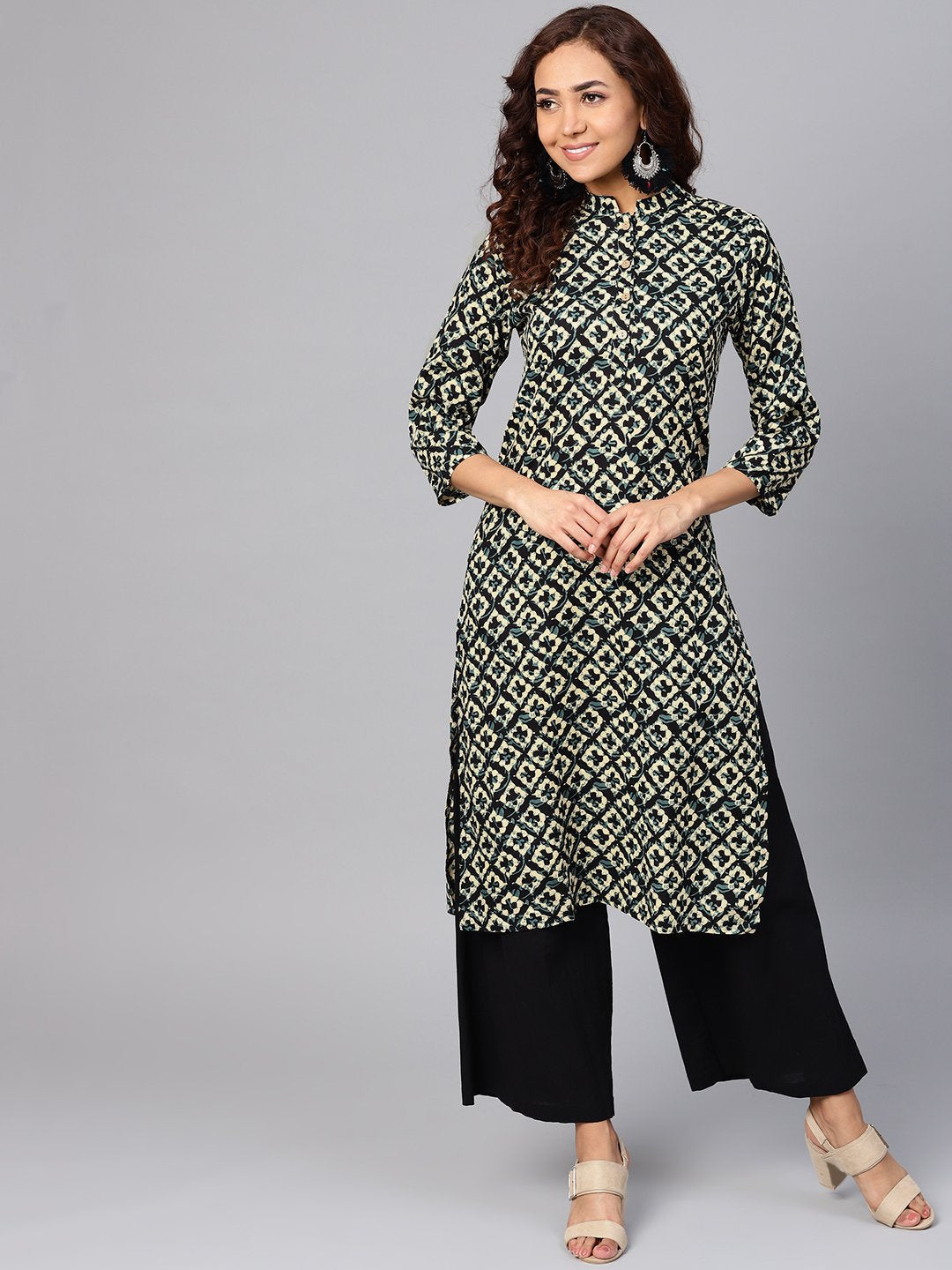 Jompers Women Cream-Coloured & Black Printed Straight Kurta