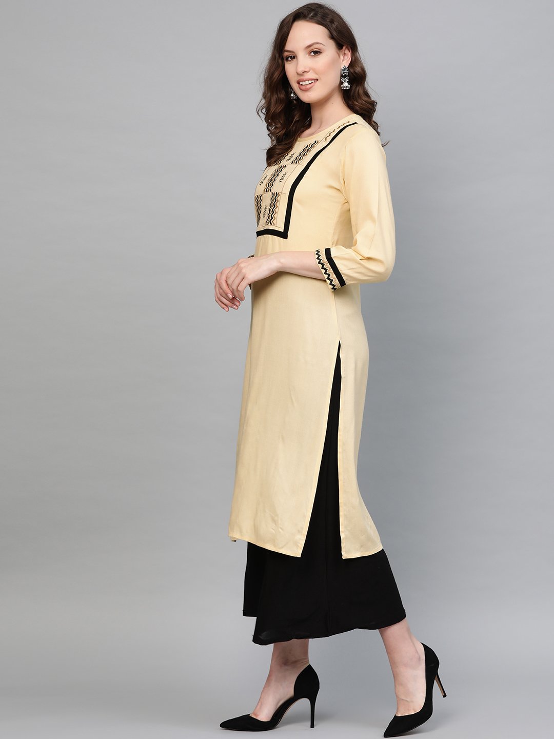 Jompers Women Cream-Coloured Yoke Design Straight Kurta