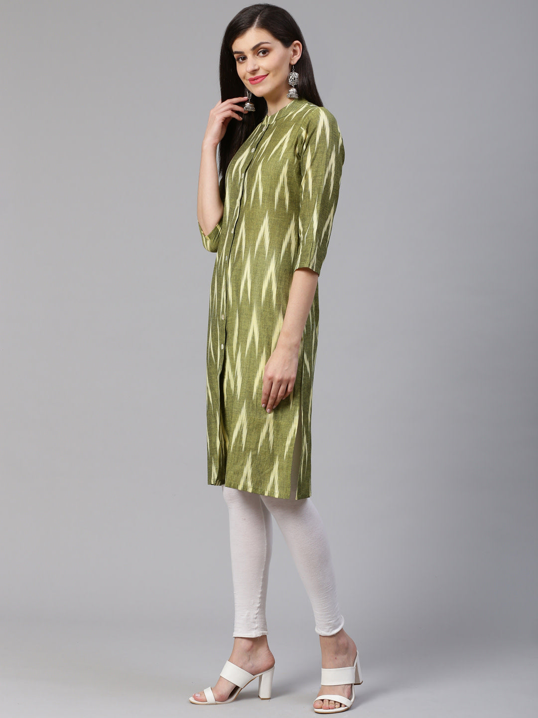 Jompers Women Green & Cream-Coloured Ikkat Woven Design Straight Kurta