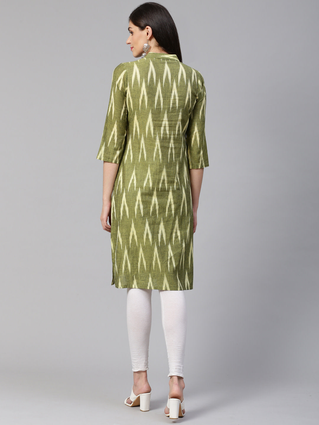 Jompers Women Green & Cream-Coloured Ikkat Woven Design Straight Kurta