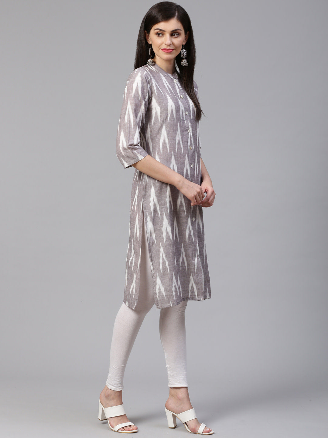 Jompers Women Grey & Cream-Coloured Ikkat Woven Design Straight Kurta