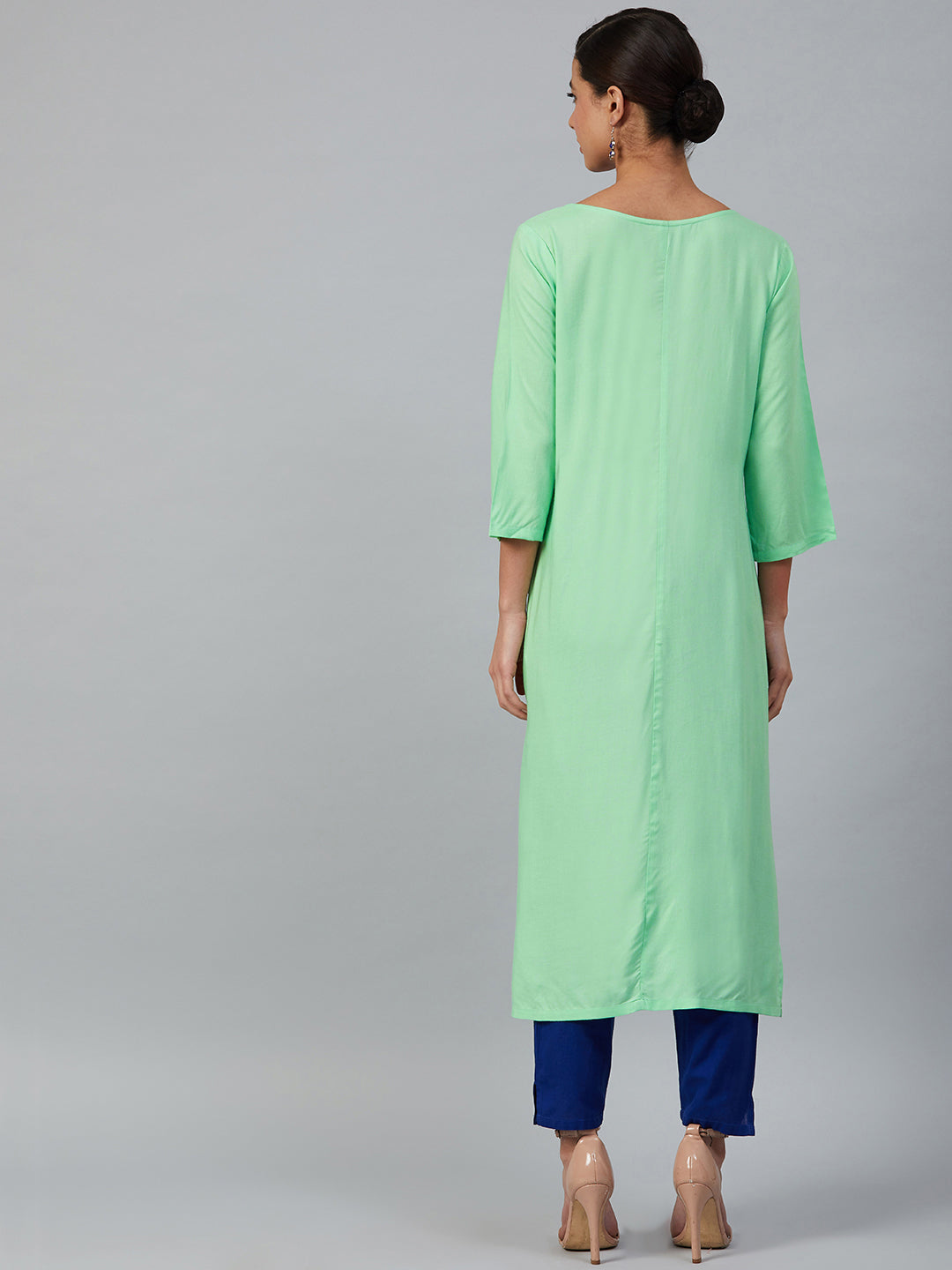 Jompers Women Green & Pink Yoke Embroidered Straight Kurta