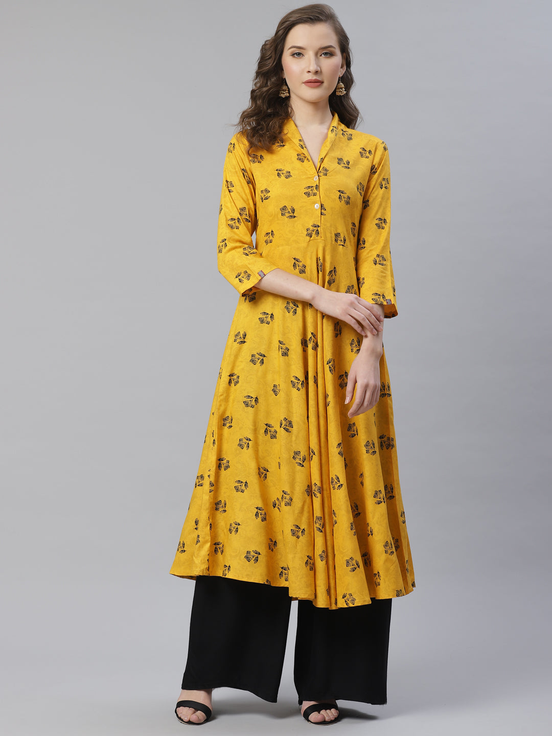 Jompers Women Yellow & Black Floral Printed A-Line Kurta