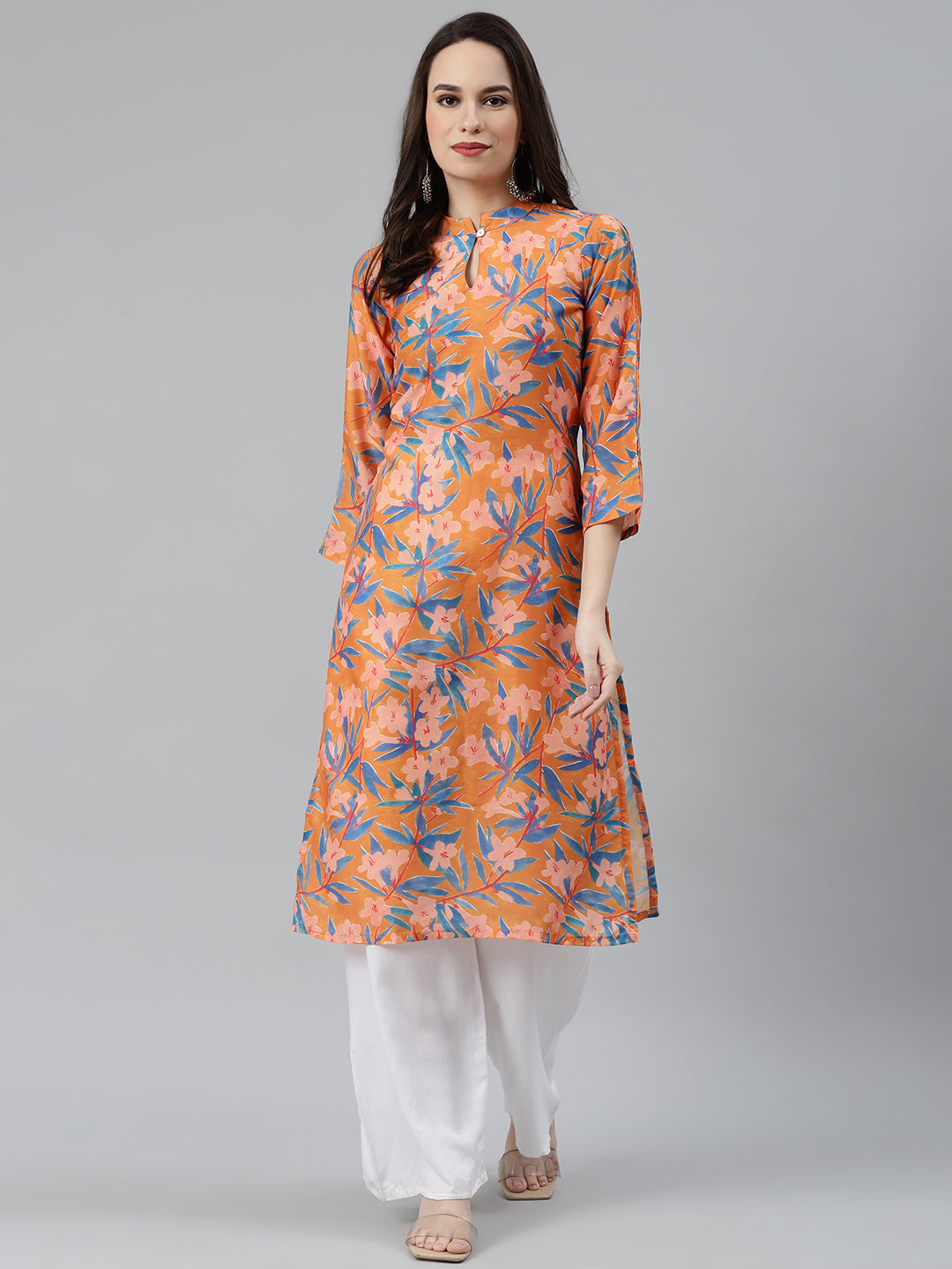 Jompers Women Orange & Blue Floral Printed Keyhole Neck Floral Kurta