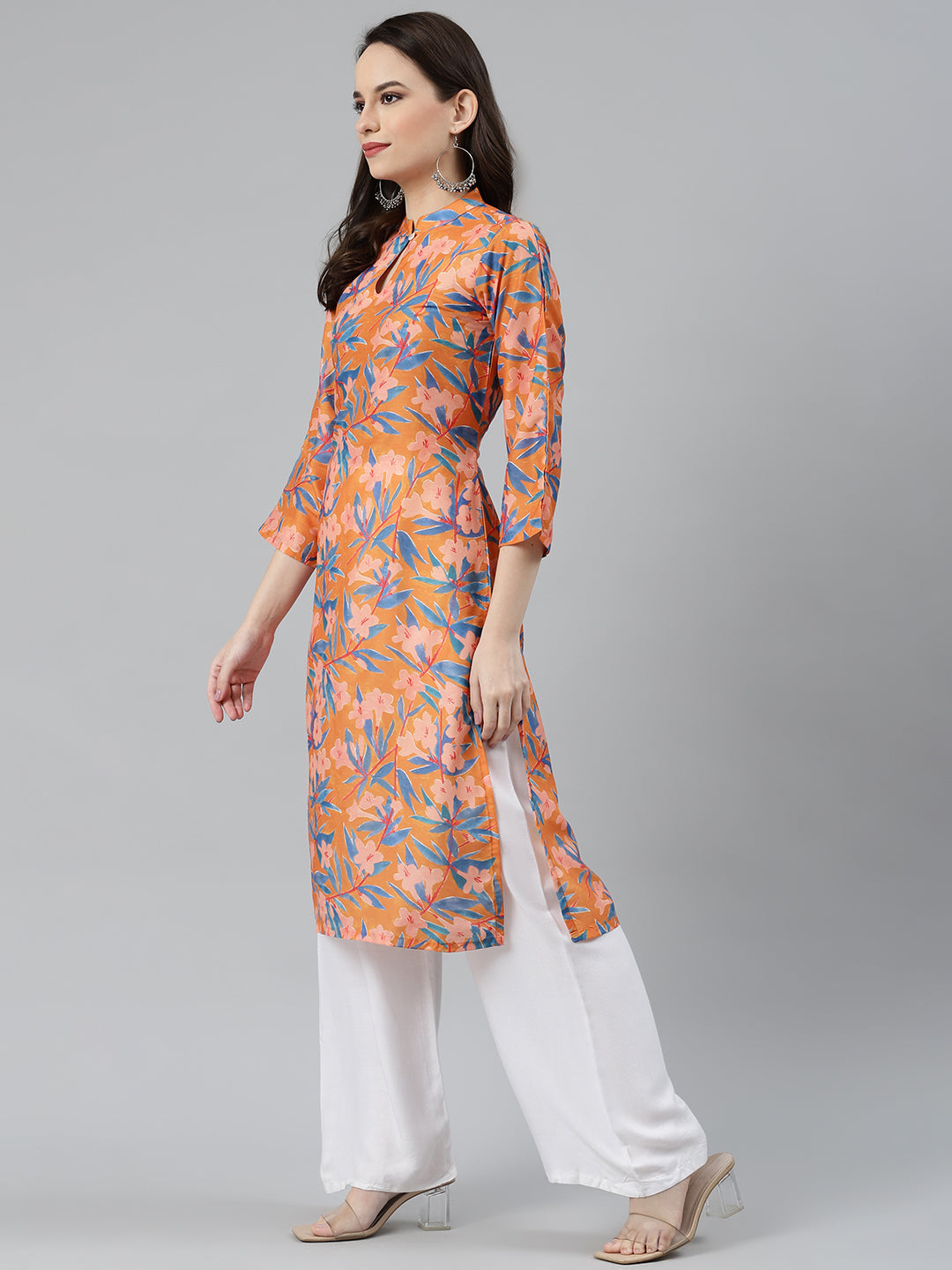 Jompers Women Orange & Blue Floral Printed Keyhole Neck Floral Kurta