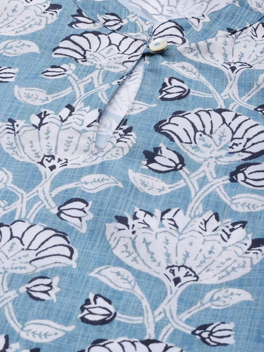 Jompers Women Blue & White Floral Printed Keyhole Neck Floral Kurta