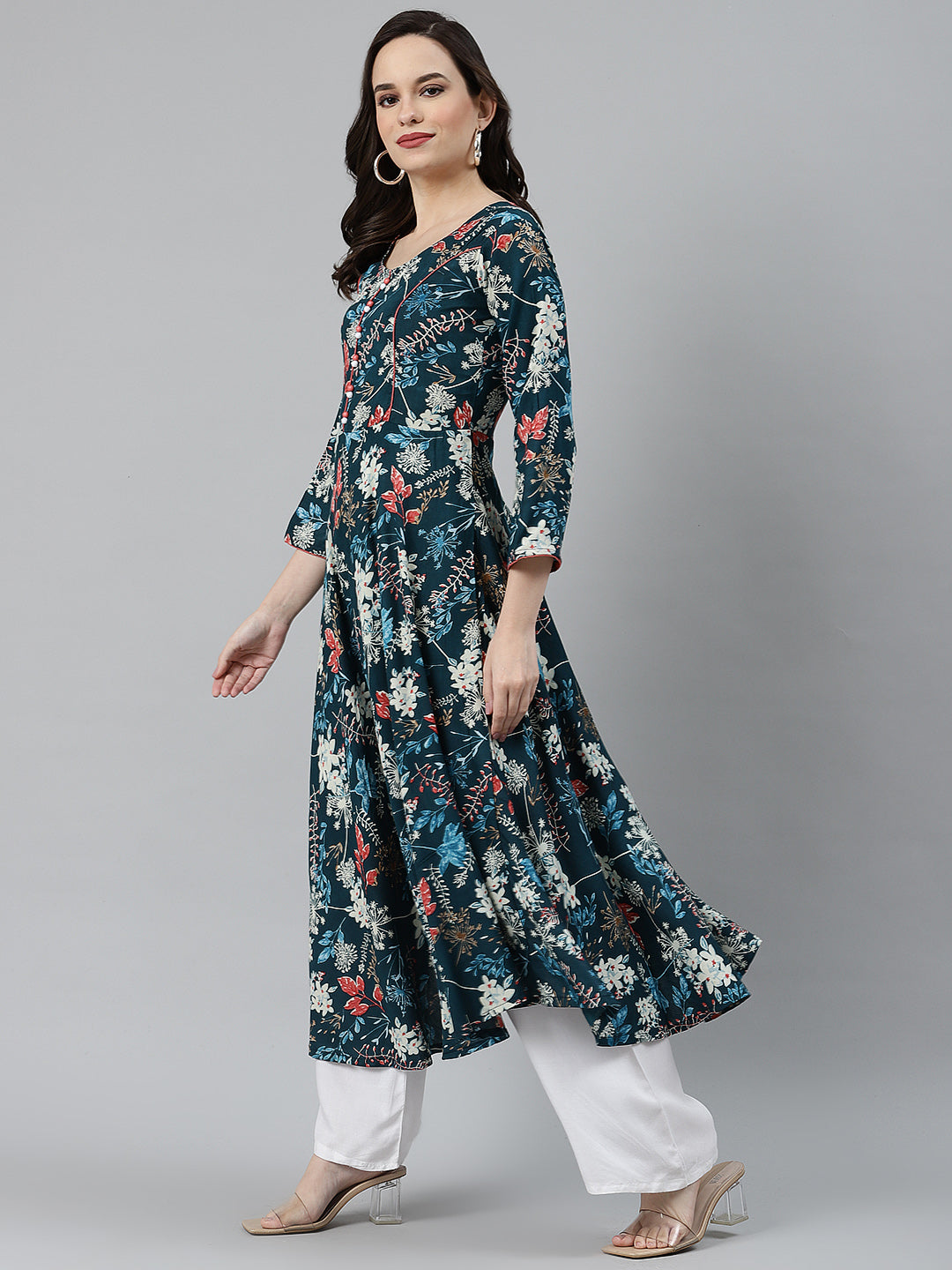 Jompers Women Blue & Pink Floral Printed Floral Anarkali Kurta