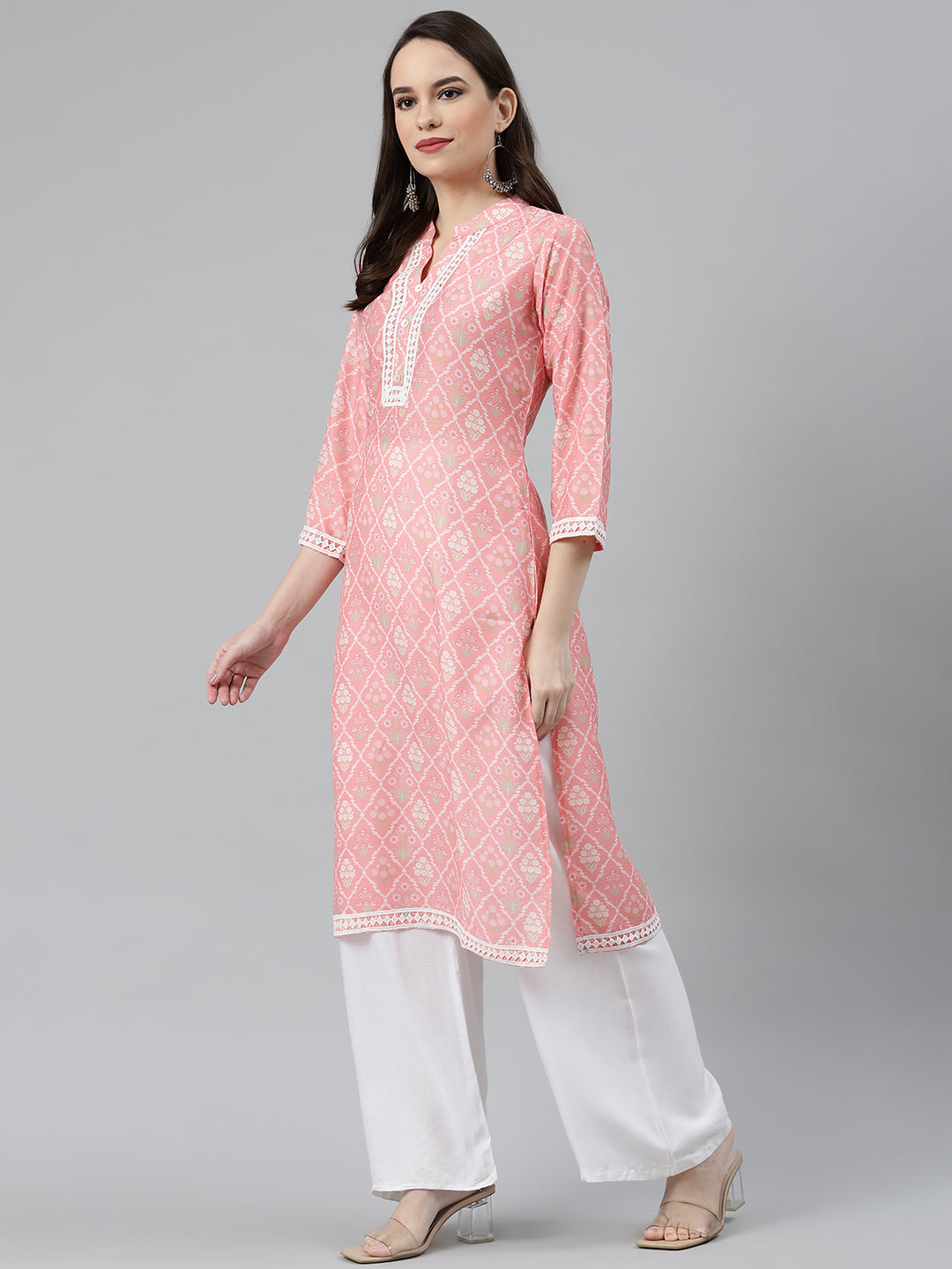 Jompers Women Pink & Off White Floral Printed Kurta