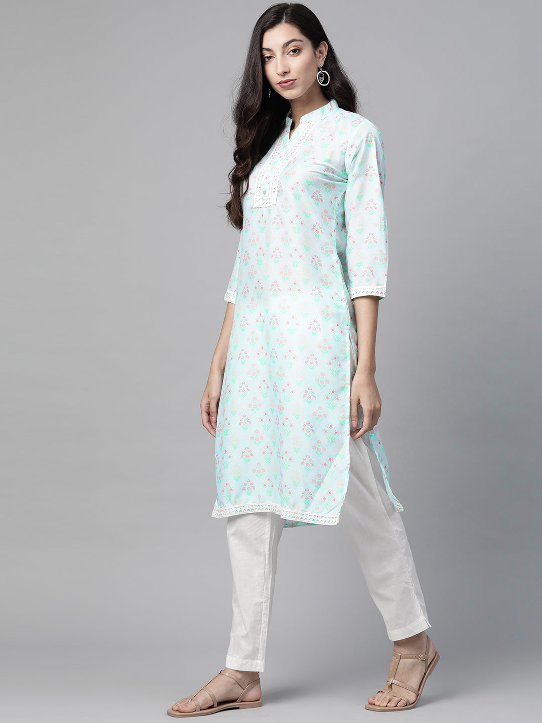 Jompers Women Sky Blue & Off White Floral Printed Kurta