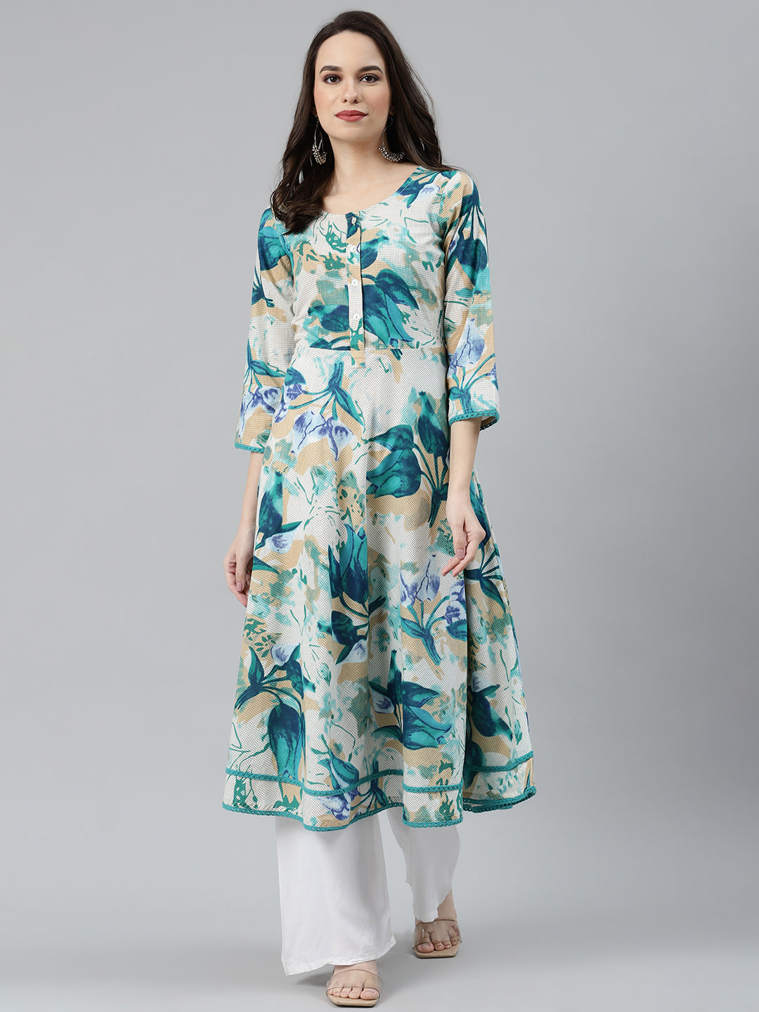 Jompers Women Off White & Blue Floral Printed Floral Anarkali Kurta