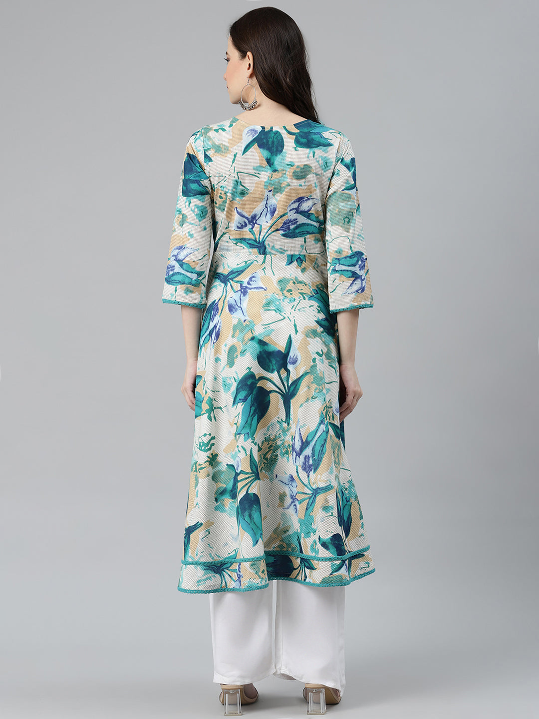 Jompers Women Off White & Blue Floral Printed Floral Anarkali Kurta