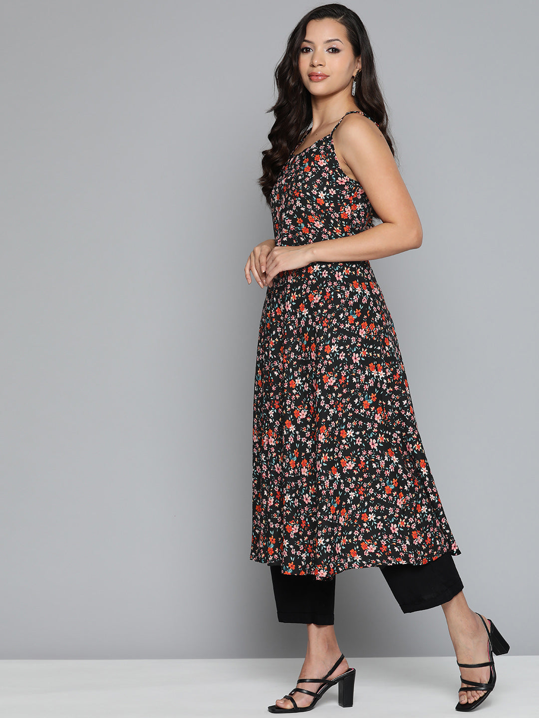 Jompers Women's Floral Printed Floral Georgette Kurta - Black 