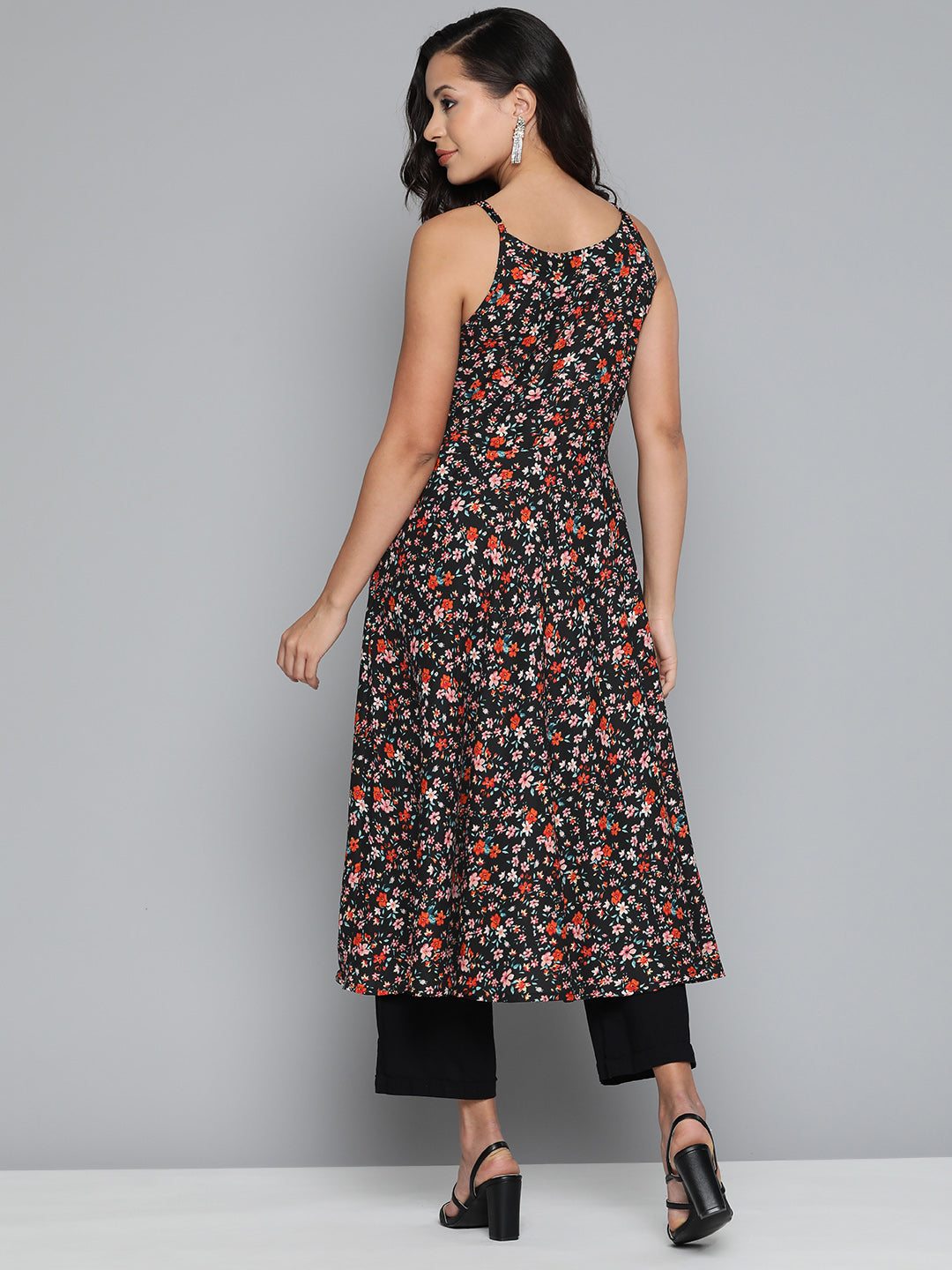 Jompers Women's Floral Printed Floral Georgette Kurta - Black 