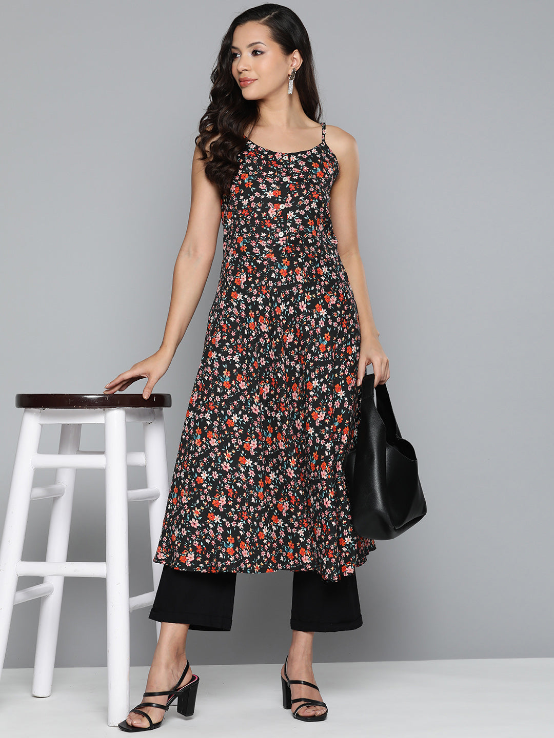 Jompers Women's Floral Printed Floral Georgette Kurta - Black 