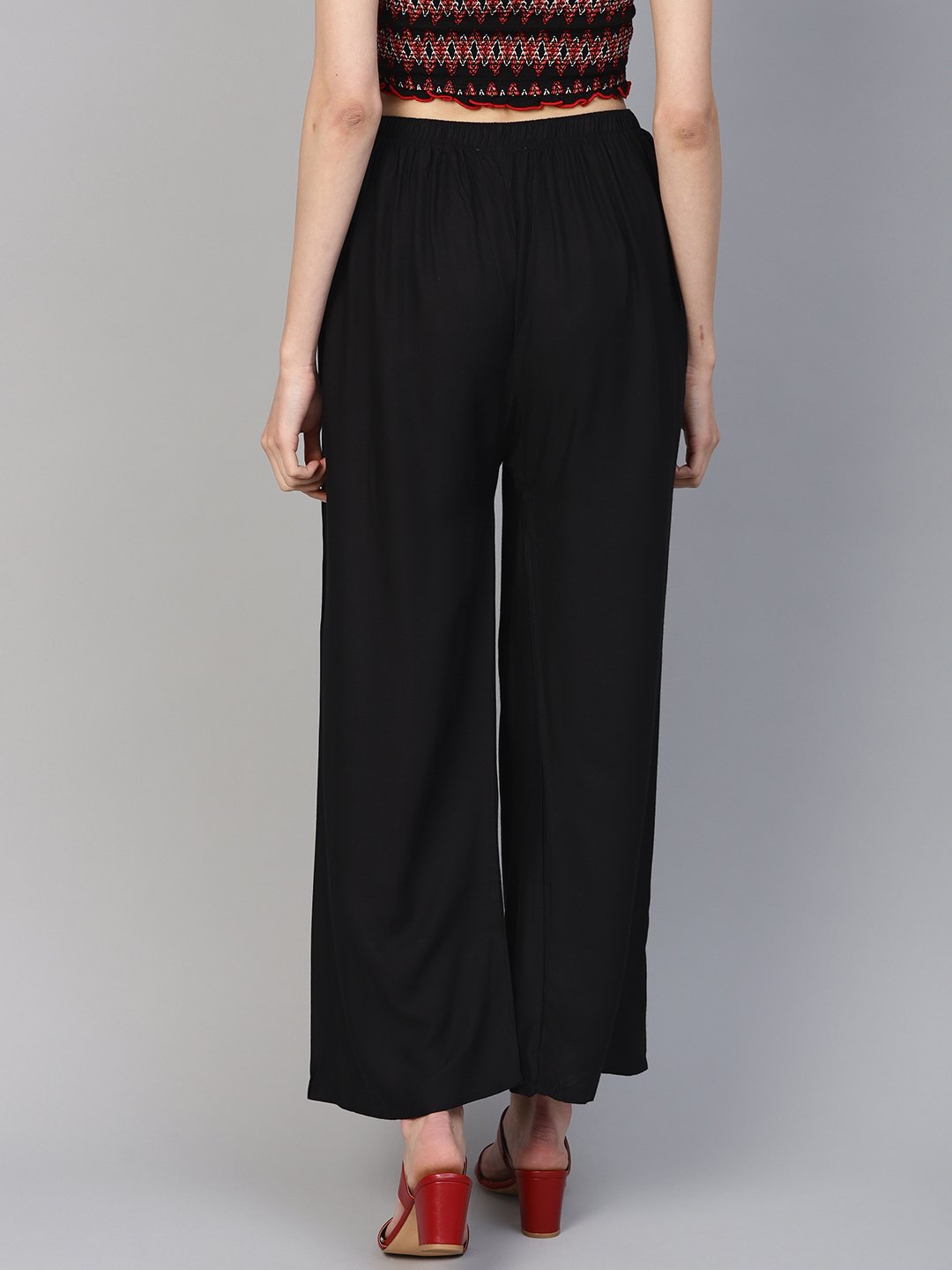 Jompers Women Black Solid Straight Palazzos