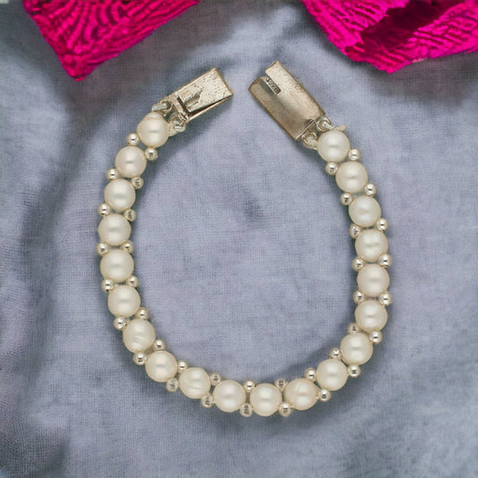 J Pearls Charm 1 Line Pearl Bracelet