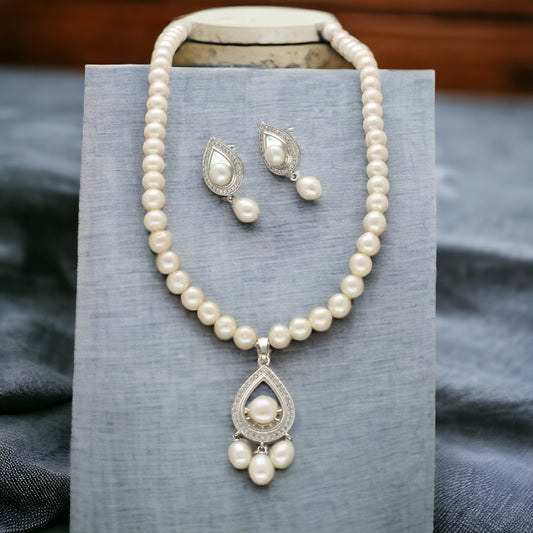 J Pearls Luminary Pearl Necklace Set