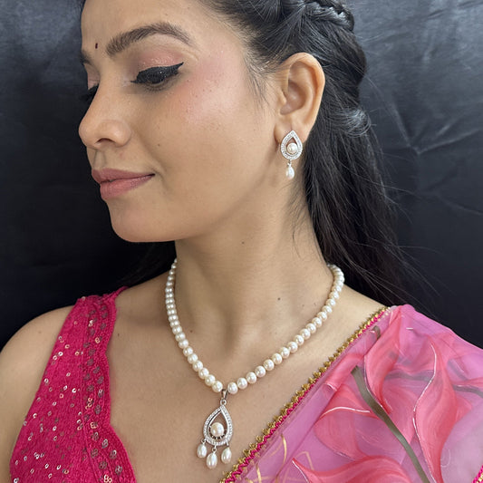J Pearls Luminary Pearl Necklace Set