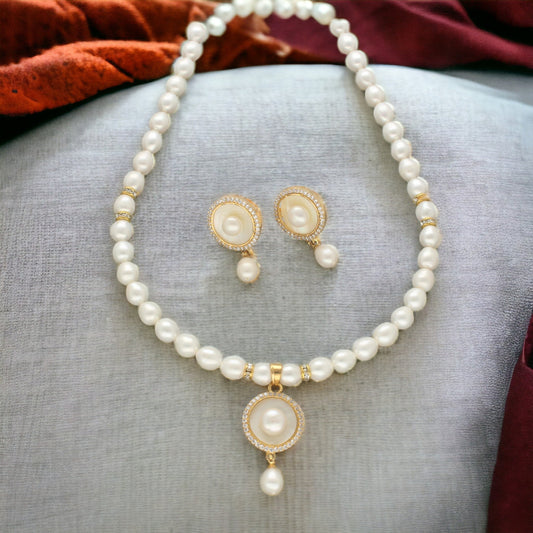 J Pearls Shimmering Pearl Necklace Set