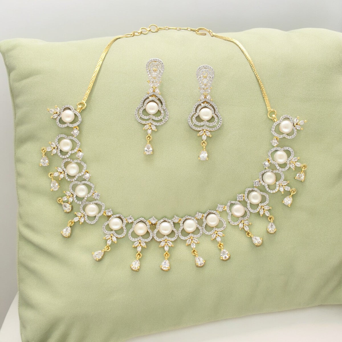 J Pearls Lustrous Pearl Necklace Set - Swadesiicart