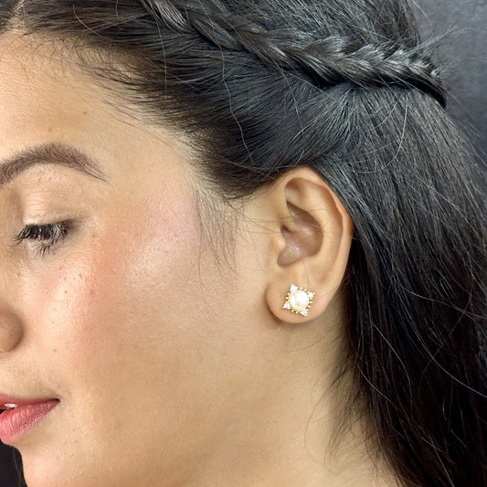 J Pearls Jaanvi Pearl Earrings