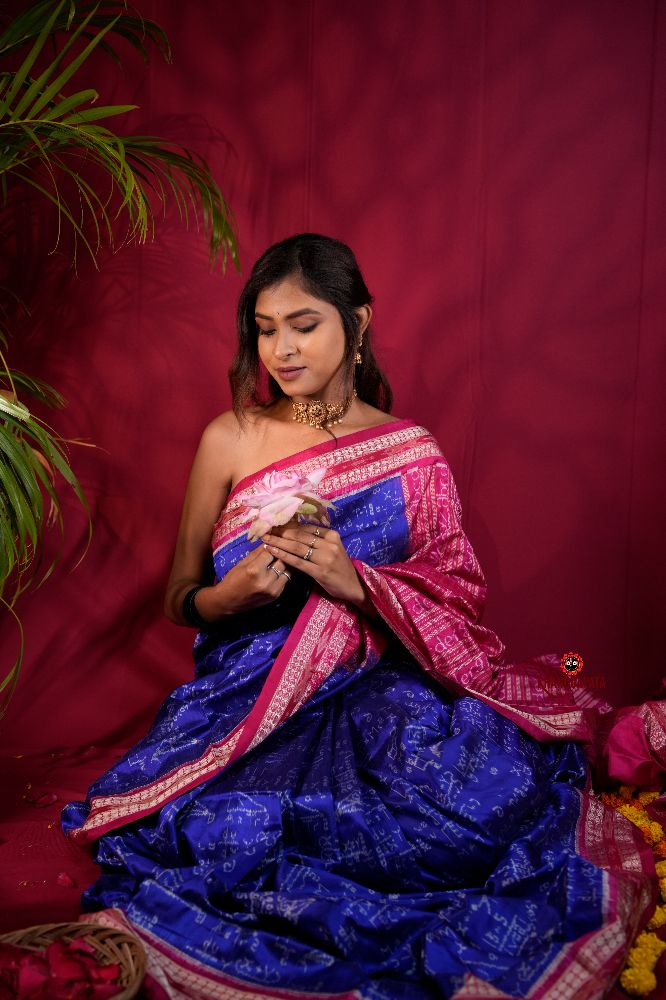 khanduapata Red & Blue Colour Geometric Design Silk Saree For Women