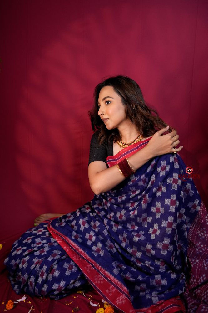 khanduapata Red & Blue Colour Pasapali Border Body Design Cotton Saree For Women