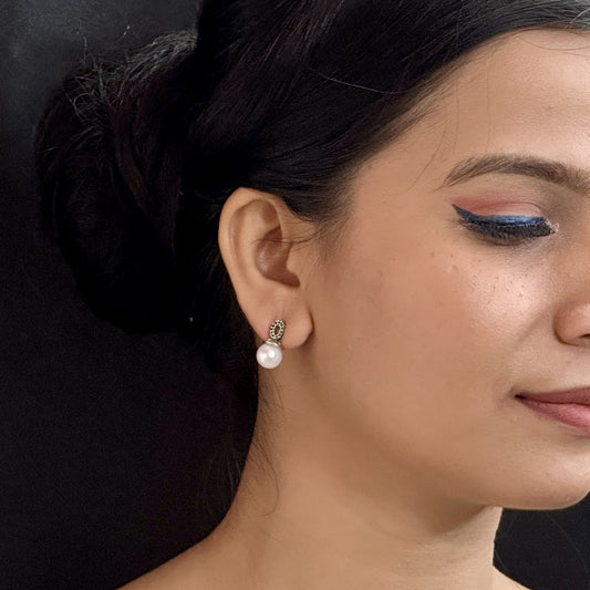 J Pearls Navishka Pearl Earrings