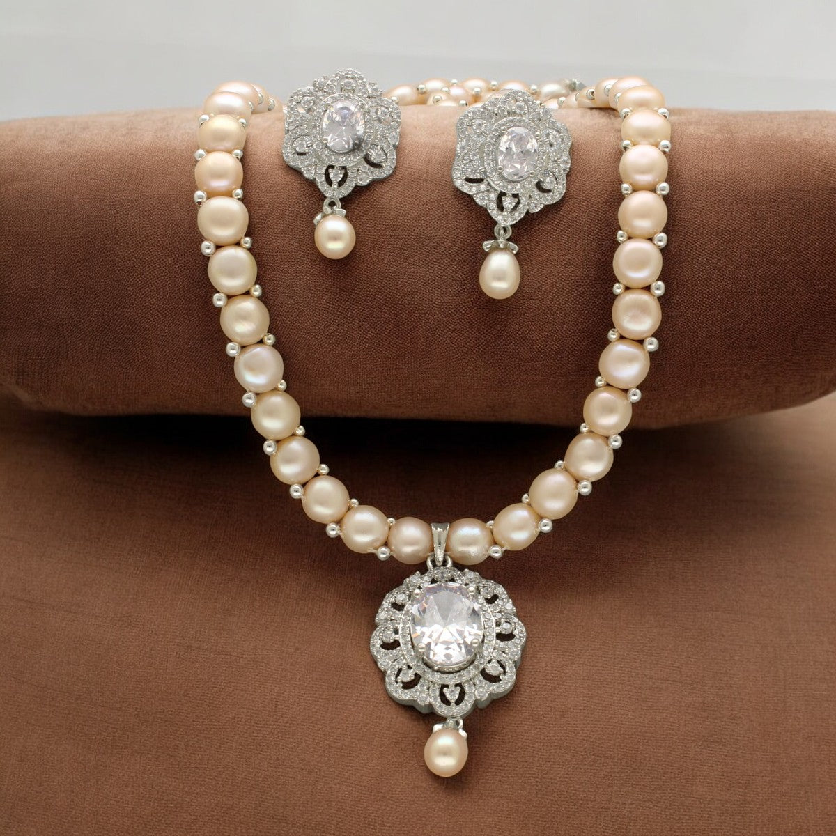 J Pearls Luxe Luminescence Pearl Necklace Set J Pearls