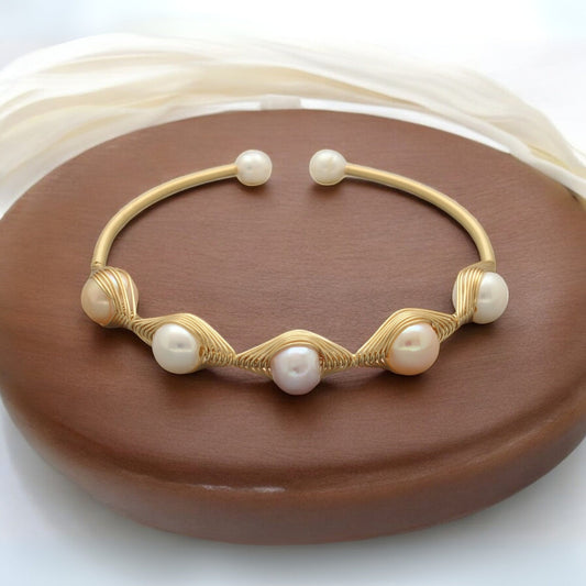 J Pearls Vyom Pearl Bracelet