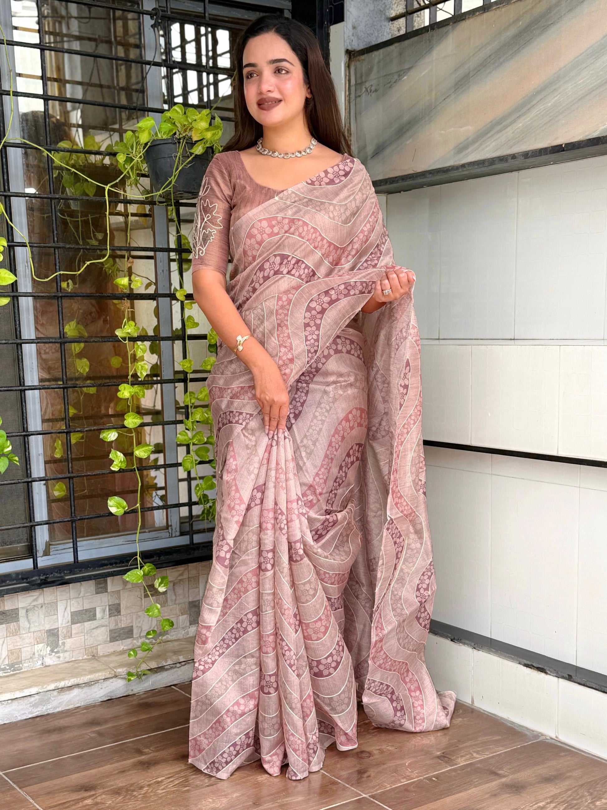 Evanik Designer Onion Pink Printed With Thread Kantha Work Saree With Blouse
