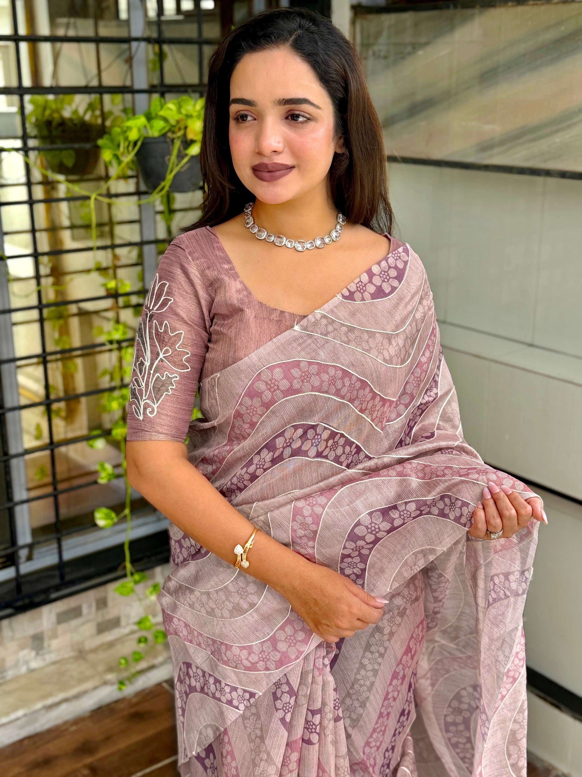 Evanik Designer Onion Pink Printed With Thread Kantha Work Saree With Blouse