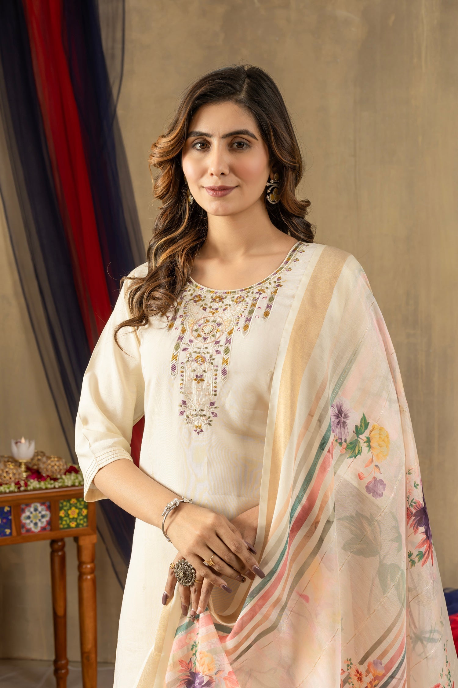 Lorenvalley Fashion Offwhite Shimmer Gold Silk Multi Embroidery Thread With Hand Work Kurta Pant Dupatta 