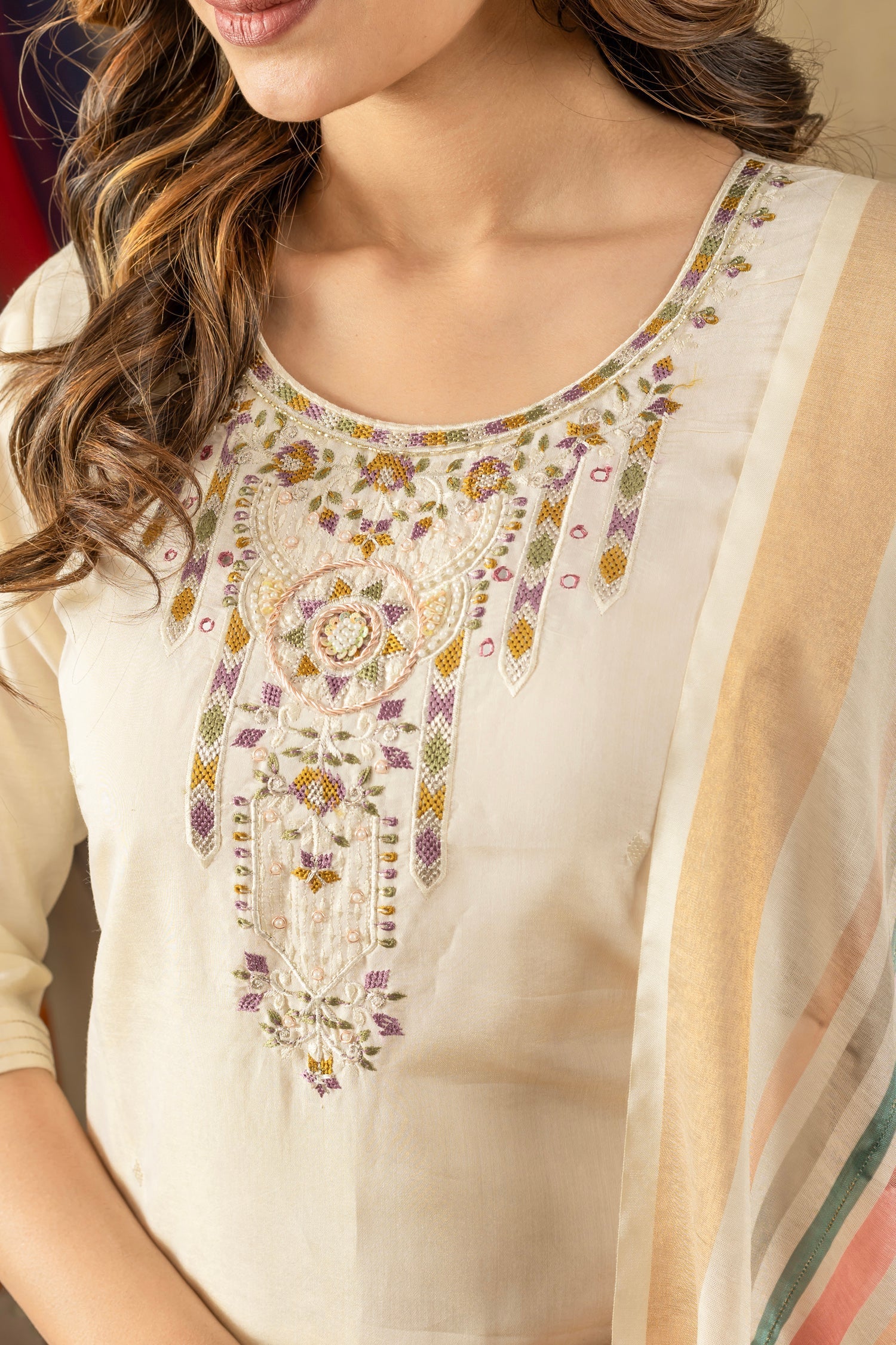 Lorenvalley Fashion Offwhite Shimmer Gold Silk Multi Embroidery Thread With Hand Work Kurta Pant Dupatta 