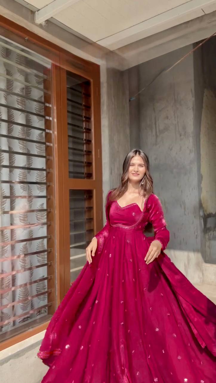 Evanik Ranipink Fendy Silk With thread Sequence Work Anarkali Suit