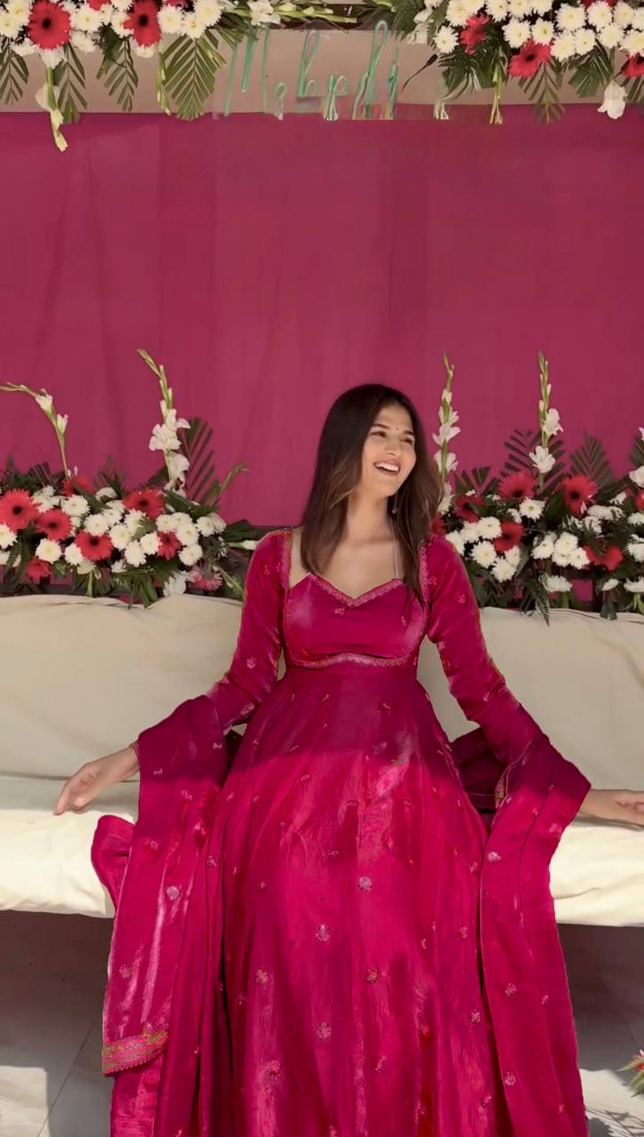 Evanik Ranipink Fendy Silk With thread Sequence Work Anarkali Suit