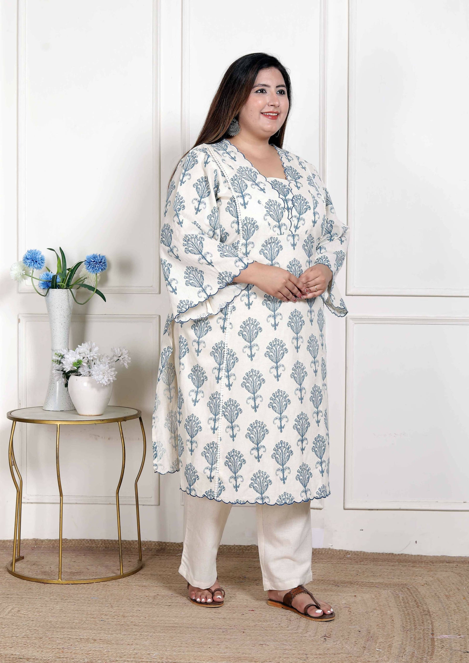 Miravan Women's Plus Size Off White Floral Printed Cotton Flex Kurta with Pant