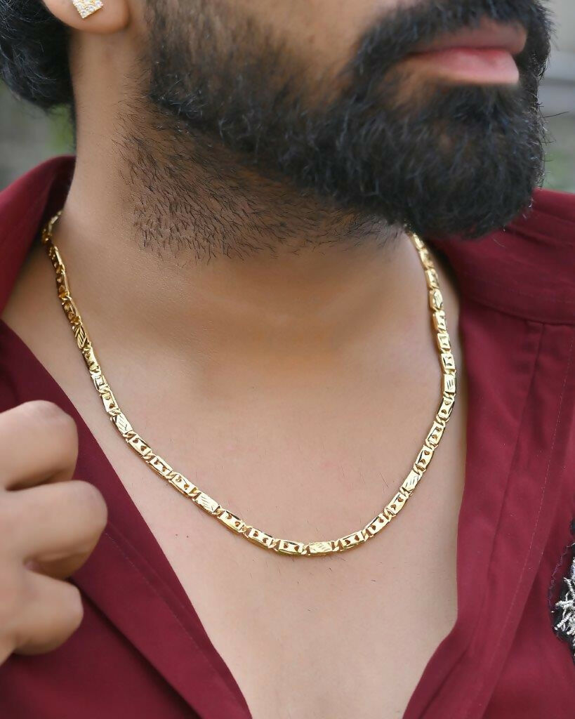 VOJ Gold-Polished Biscuit Chain With Hearts 