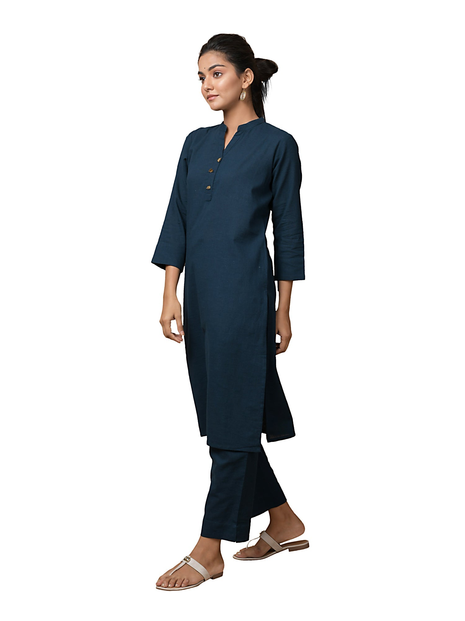Kaajh Women's Blue Solid Metal Embellishment Kurta