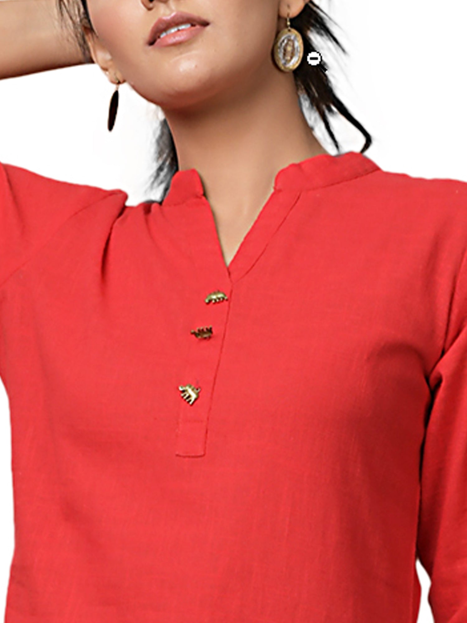 Kaajh Women's Red Solid Metal Embellishment Kurta